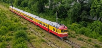Până la finele anului curent, 21 din cele 71 de stații feroviare urmează a fi transformate în puncte feroviare de oprire