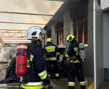 IGSU au lichidat un incendiu izbucnit într-un depozit din Chișinău