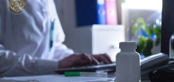Medic chirurg din Soroca – condamnat la închisoare. Nu a efectuat o intervenție chirurgicală obligatorie, fapt ce a generat decesul pacientului