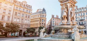 Din Chișinău direct spre Lyon. FlyOne a lansat cursa avia
