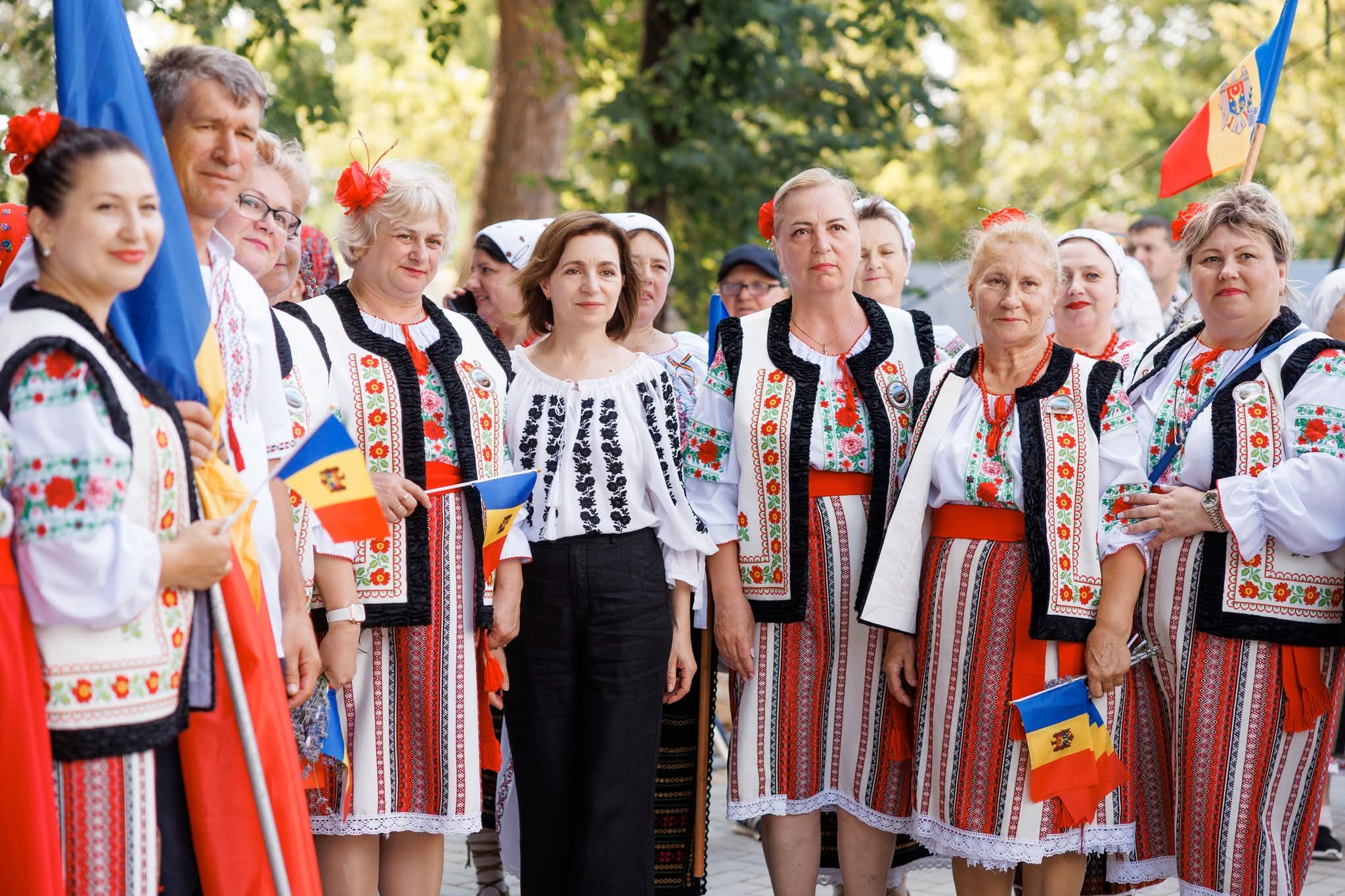 Maia Sandu la Festivalul Național de Folclor „La Nistru la Mărgioară”: Folclorul nostru nu e doar o amintire a trecutului