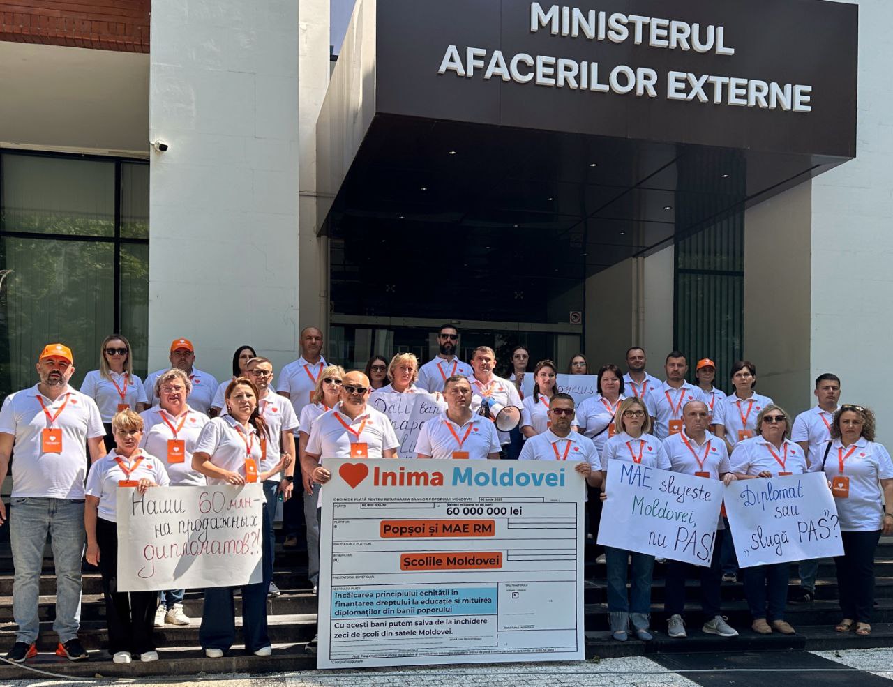 Protest – la Ministerul de Externe! „Inima Moldovei”: Tot mai des sunt numiți în funcții de ambasadori oameni loiali PAS, fără experiență diplomatică