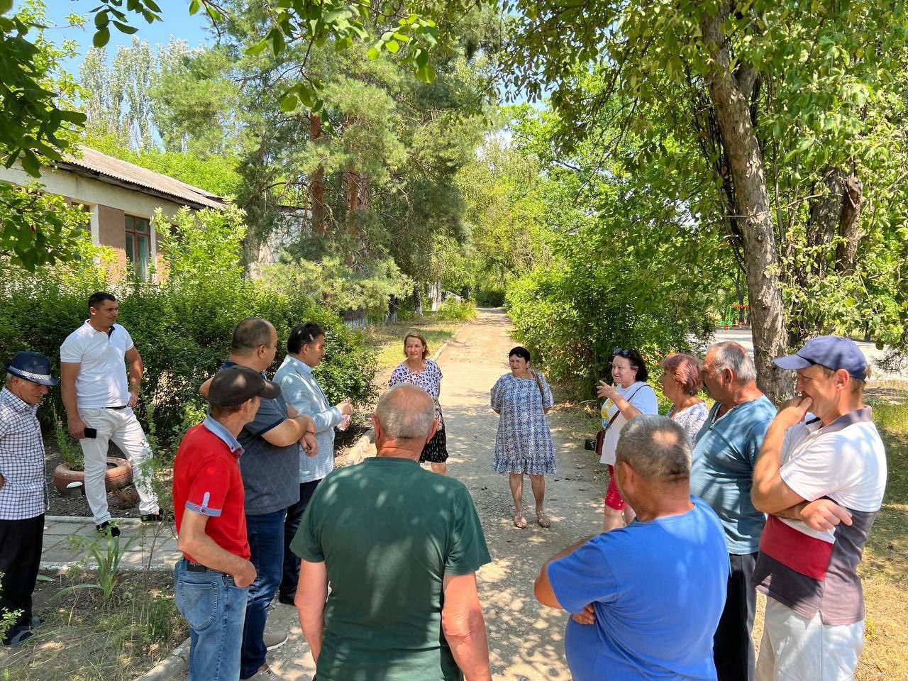 (FOTO) Stoianoglo s-a întâlnit cu locuitorii satului Tomaiul Nou