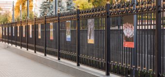 (FOTO) Expoziție pe gardul de la Președinție cu ocazia Zilei Portului Popular