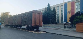 În PMAN au fost instalate vagoanele din cadrul expoziției „Trenul durerii”