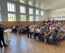 (VIDEO) Întrebările oamenilor la întâlnirile cu Blocul Alternativa: Dobânzile uriașe la microcreditare