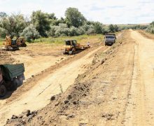 Au început lucrările de consolidare a digului în raionul Cantemir