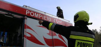 O remorcă încărcată cu lemne a fost cuprinsă de foc în raionul Anenii Noi