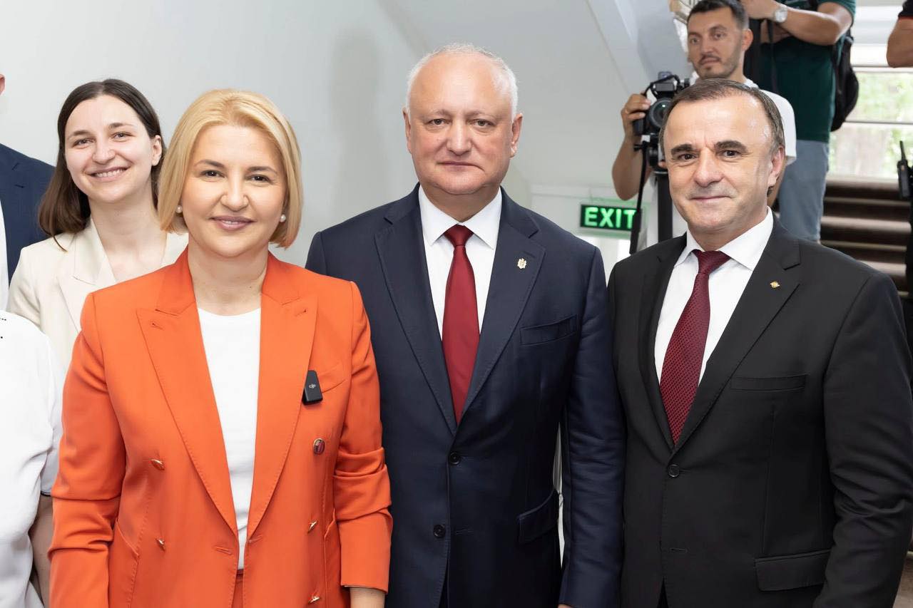 Igor Dodon, Irina Vlah și Vasile Tarlev au depus la CEC actele pentru înregistrarea Blocului Electoral Patriotic
