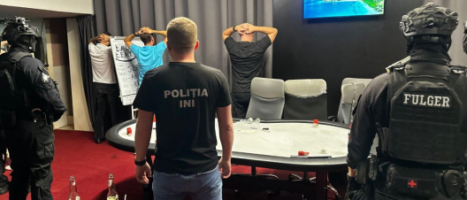 Percheziții într-un cazinou clandestin din capitală: Trei persoane reținute