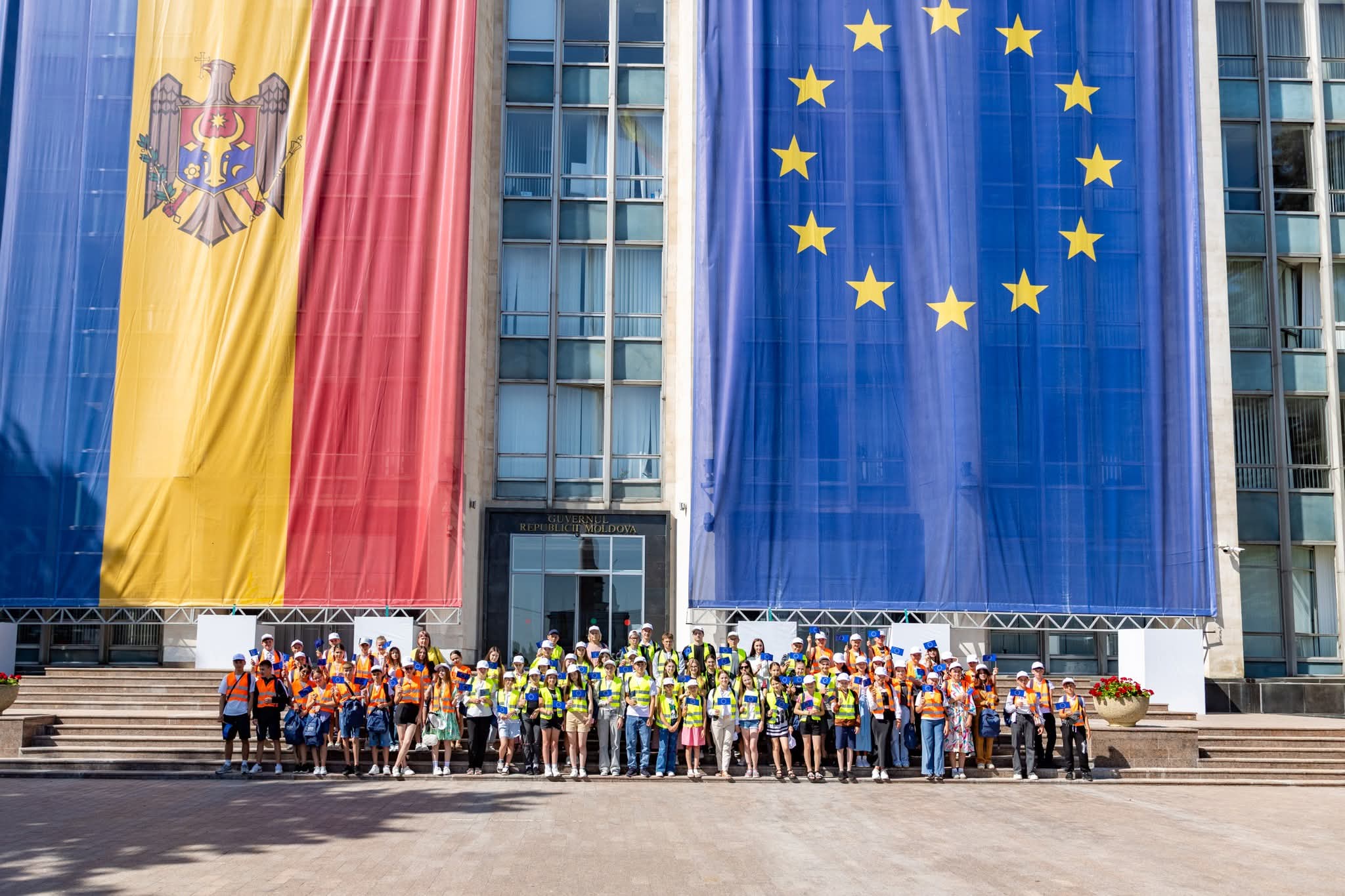 900 de copii au participat până la moment la „Excursia Europeană”