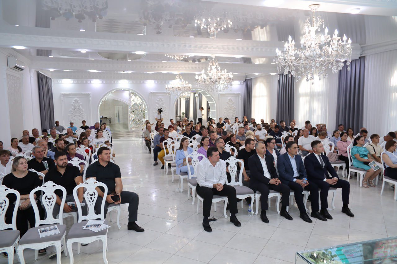 Liderii și reprezentanții Blocului ALTERNATIVA au organizat o întâlnire cu locuitorii din raionul Telenești
