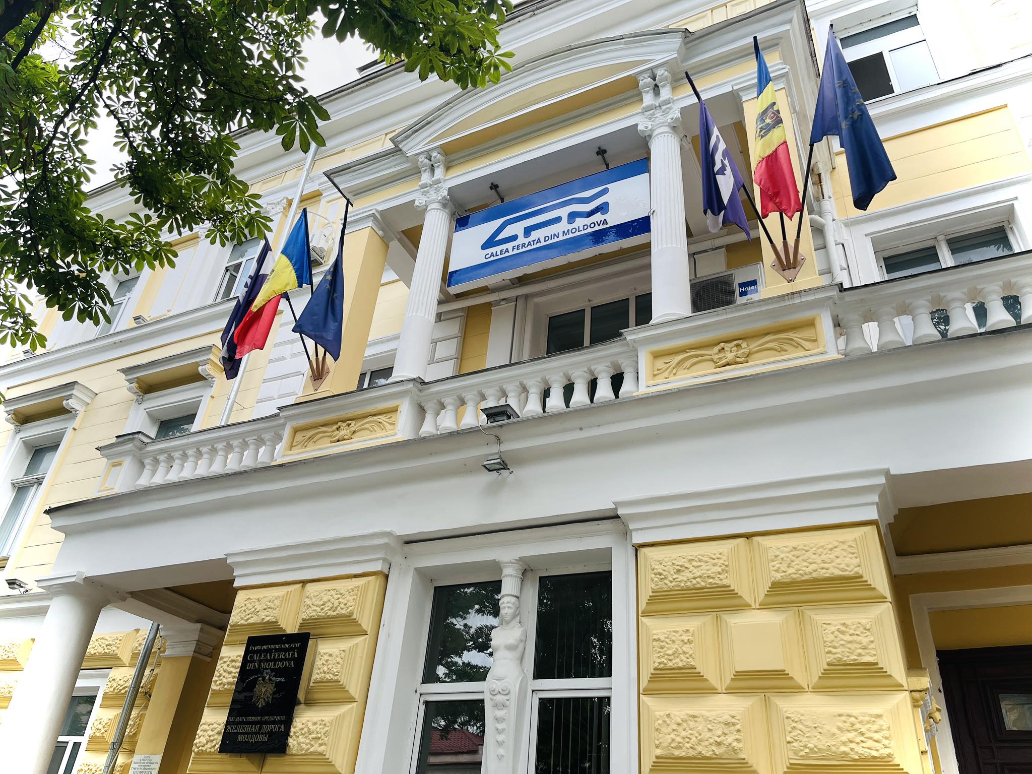 CFM și-a onorat obligațiile acumulate față de 1 000 de salariați