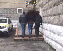 Taximetrist – trimis în judecată pentru exploatarea sexuală a opt adolescente, cărora le oferea chirie gratuită