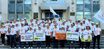 „Inima Moldovei” a desfășurat un protest la sediul Guvernului împotriva tarifelor exagerate și a schemelor de gaze realizate de PAS