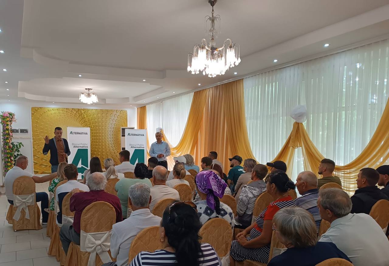 Ion Chicu, în discuții cu cetățenii: Oamenii nu mai au încredere în autoritățile care au dus țara în criză și au sărăcit populația. Noi le propunem o alternativă clară