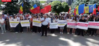 PSRM protestează la Ministerul Agriculturii