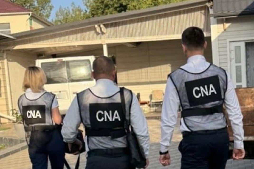 Un arhitect din Comrat a fost reținut de CNA pentru trafic de influență și corupere pasivă