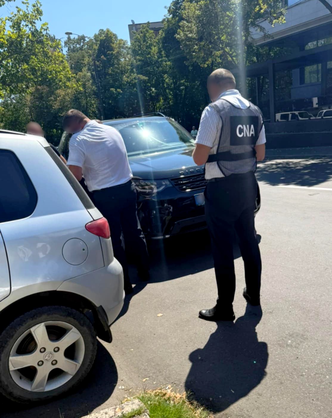 Un avocat, reținut pentru trafic de influență și primirea de mită în proporții deosebit de mari