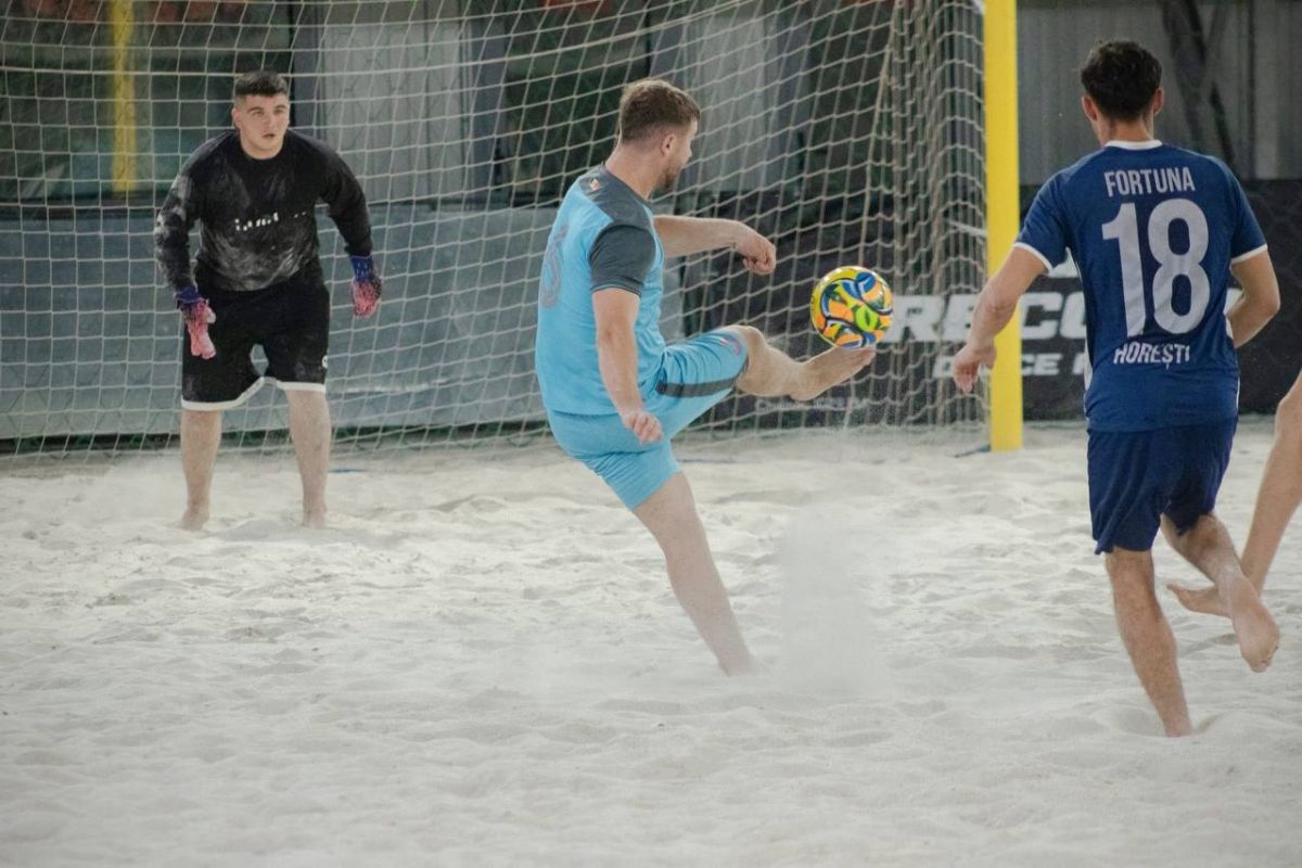 Fotbal pe plajă. S-au stabilit semifinalistele Campionatului Republicii Moldova 2025