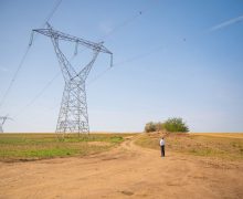 (FOTO) Igor Grosu în sudul țării: A mers pe drum nou și a văzut o parte din linia electrică Vulcănești-Chișinău