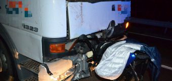 Un autocamion a tamponat o tricicletă electrică. Un bărbat a decedat
