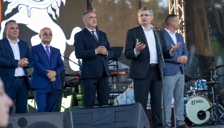 Igor Grosu i-a felicitat pe locuitorii oraşului Ungheni cu ocazia Hramului