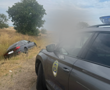 În stare de ebrietate și cu mărfuri de contrabandă. Un șofer prins de echipele Serviciului Vamal