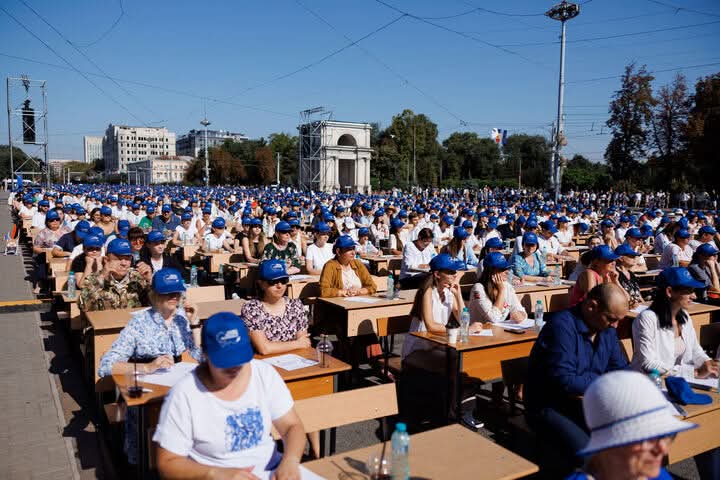 Președintele Republicii Moldova și cel al României au participat la Marea Dictare Națională