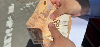 Funcționar public, reținut de CNA pentru pretinderea unei mite de 1 700 de euro în schimbul angajării unei persoane într-o instituție de drept