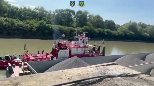 Trei bănuiți de evaziune fiscală și spălare de bani de 12,5 mln. lei, la transportarea mărfii spre port