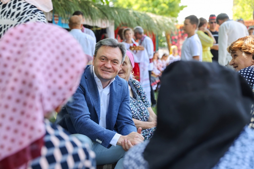 Premierul a revenit în satul de baștină