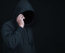 A prejudiciat victimele cu peste 1 milion de lei. O nouă condamnare pentru escrocherii organizate în baza scheme infracționale ,,ruda implicată în accident”