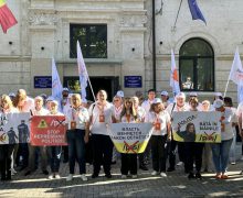 Partidul Republican „Inima Moldovei” a protestat la Inspectoratul de Poliție Buiucani împotriva urmăririi penale a 4 membri de partid, inclusiv liderul partidului