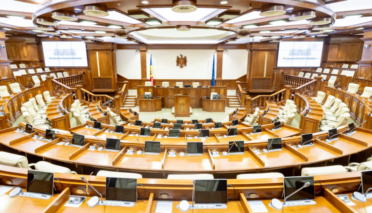 Biroul permanent va examina solicitarea de convocare a Parlamentului în sesiune specială