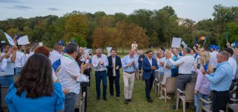 „ALTERNATIVA este!”. Blocul Electoral ALTERNATIVA a întrunit candidații pentru funcția de deputat și zeci de susținători și membri