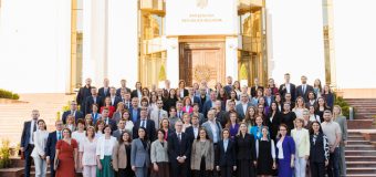 Maia Sandu i-a primit la Președinție pe funcționarii publici care au contribuit la buna desfășurare a acestui pas decisiv pe calea integrării europene