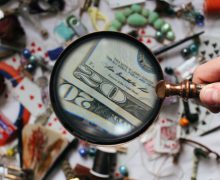 În această dimineață, ofițerii din cadrul Procuraturii Anticorupție, în comun cu ofițerii Centrului Național Anticorupție, au descins cu percheziții în mai multe locații din țară