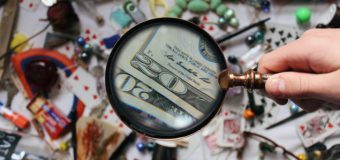 În această dimineață, ofițerii din cadrul Procuraturii Anticorupție, în comun cu ofițerii Centrului Național Anticorupție, au descins cu percheziții în mai multe locații din țară