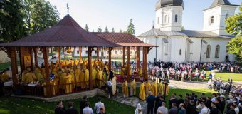 Igor Dodon a participat la Sfânta Liturghie cu prilejul cinstirii lui Gavriil Bănulescu-Bodoni
