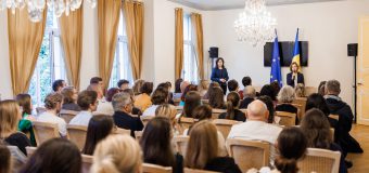 Maia Sandu a discutat cu comunitatea moldovenilor de la Strasbourg