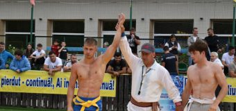 Peste 100 de sportivi au participat la Campionatul Național la Trântă, rezervat seniorilor