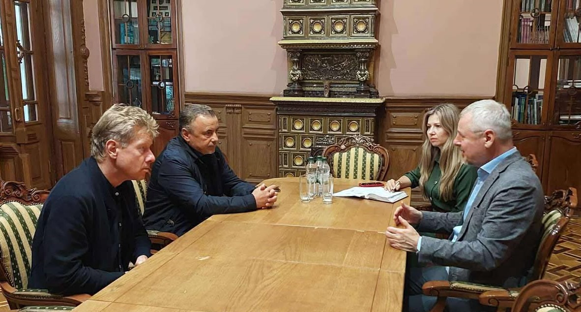 Perspectivele avansării proiectului de reconstrucție a Filarmonicii Naționale discutate de ministrul Culturii cu arhitectul german câștigător al concursului