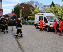 Intervenția pompierilor pe strada Sprâncenoaia din capitală