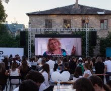 (FOTO) Magia filmului în aer liber readusă în mun. Bălți de compania DRÄXLMAIER Group Moldova