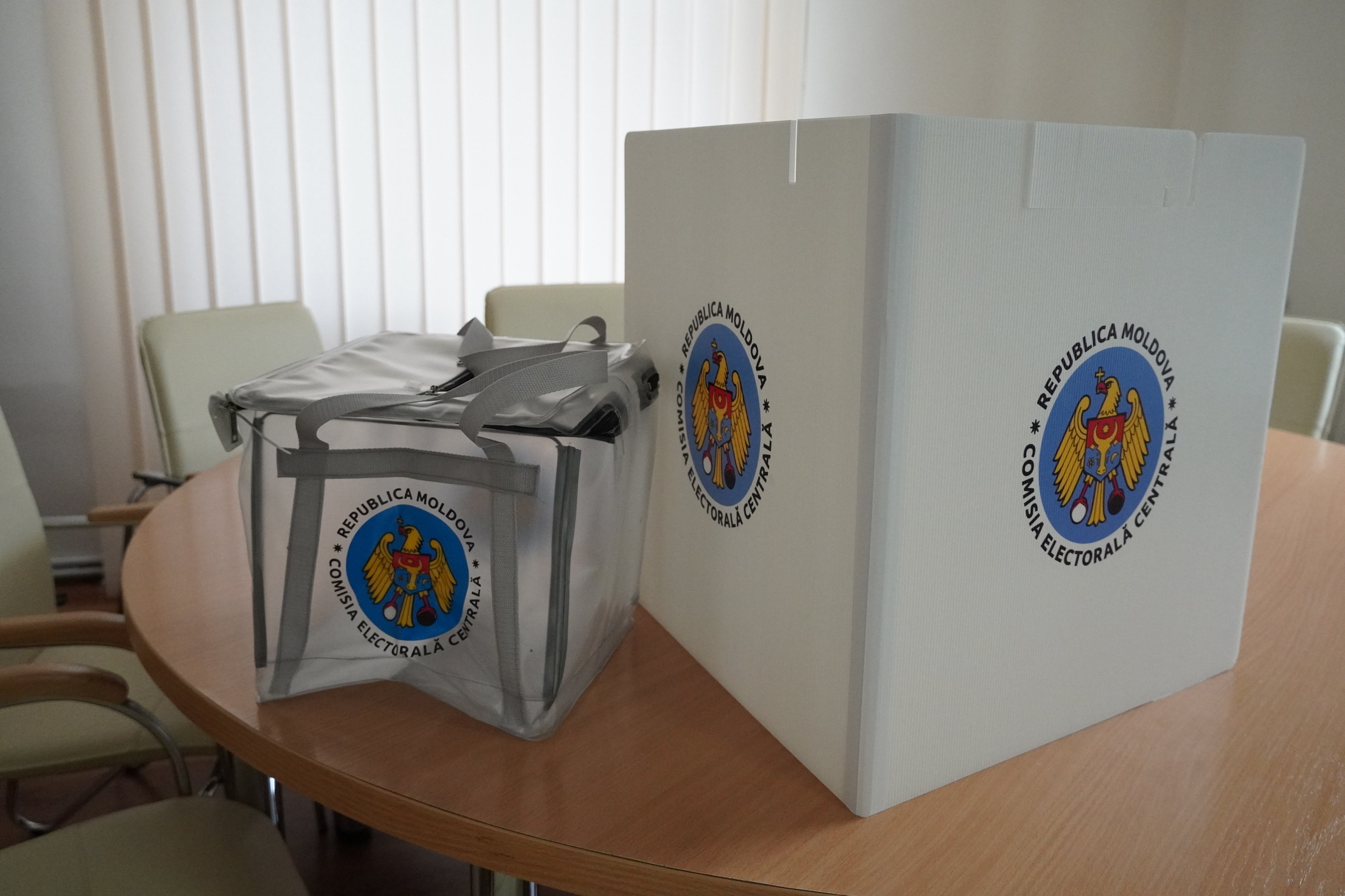 Alegătorii pot solicita de astăzi votarea la locul aflării