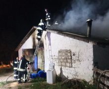 300 de animale au fost salvate de pompieri dintr-un incendiu izbucnit în raionul Rîșcani