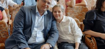 (VIDEO) Andrei Năstase și-a condus fiica la școală: Să ne fie cu Doamne Ajută și într-un ceas bun!