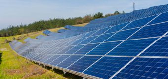 Toate centralele fotovoltaice ale câștigătorilor primelor licitații pentru statutul de producător eligibil mare au fost puse în funcțiune