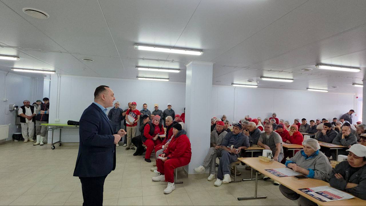Vlad Batrîncea s-a întâlnit cu colectivele unor întreprinderi din capitală